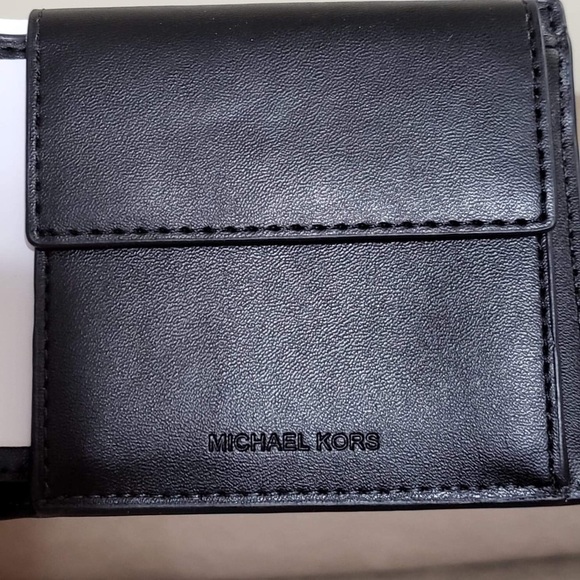 Michael kors Logo Billfold Wallet With Coin Pouch - Picture 4 of 4